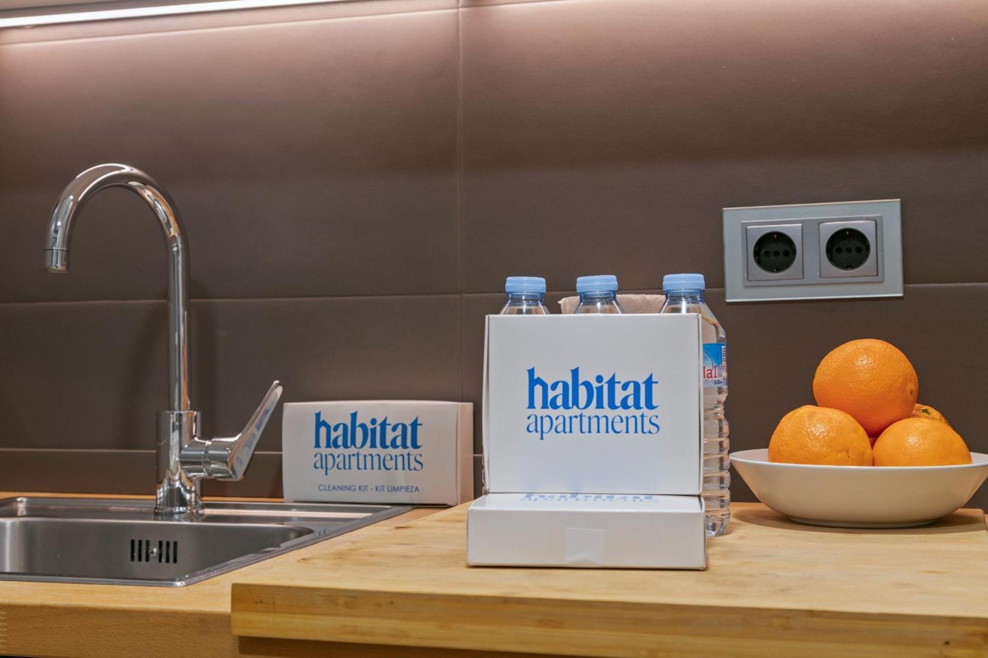 Habitat Apartments Rambla Deluxe Barcelona Bagian luar foto
