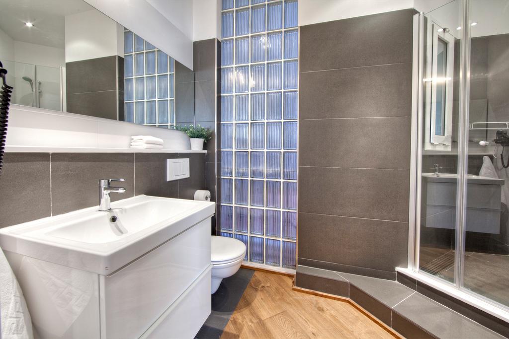 Habitat Apartments Rambla Deluxe Barcelona Bagian luar foto